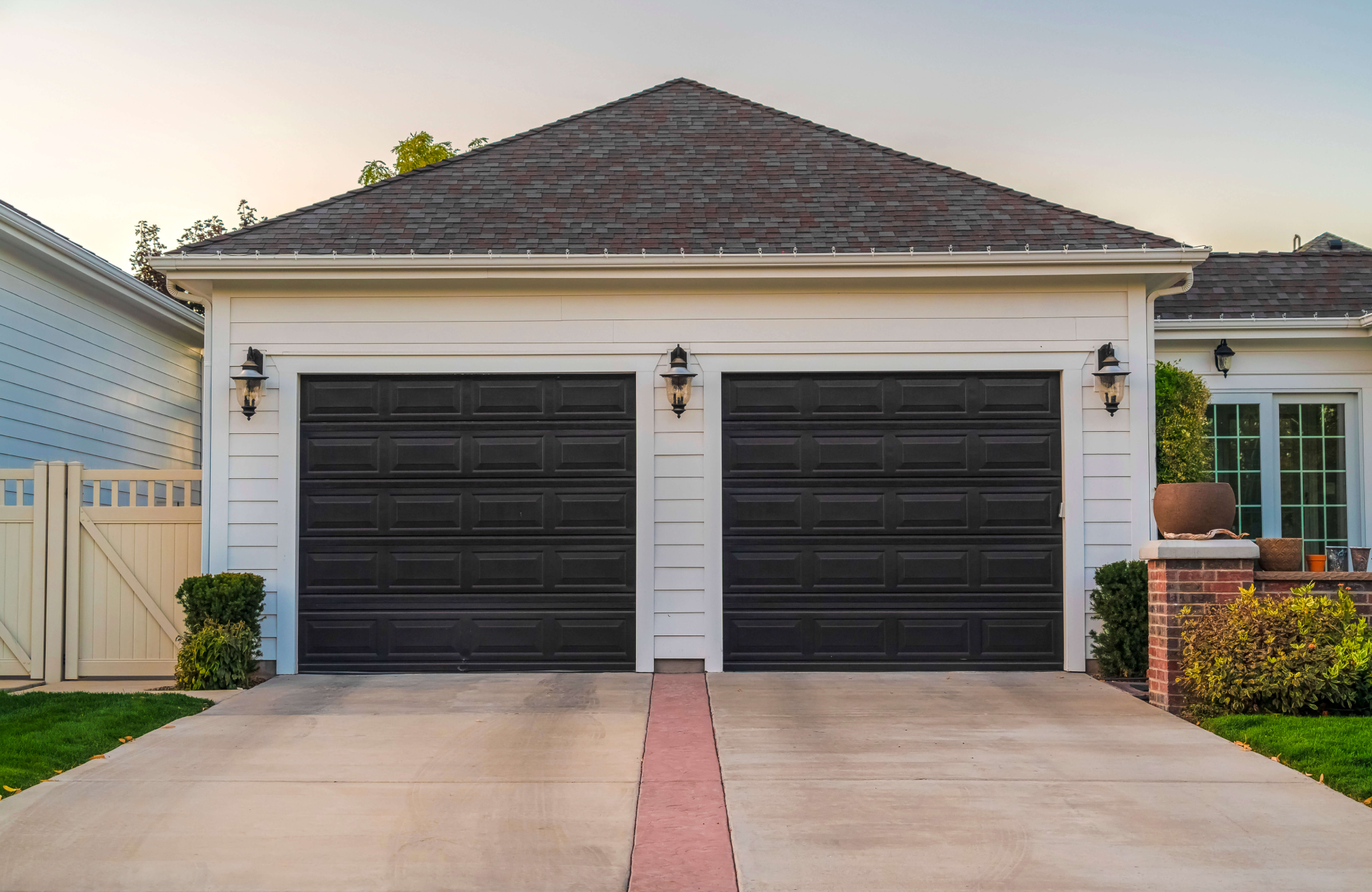 Best Garage Door Frame Materials for Toronto Homes